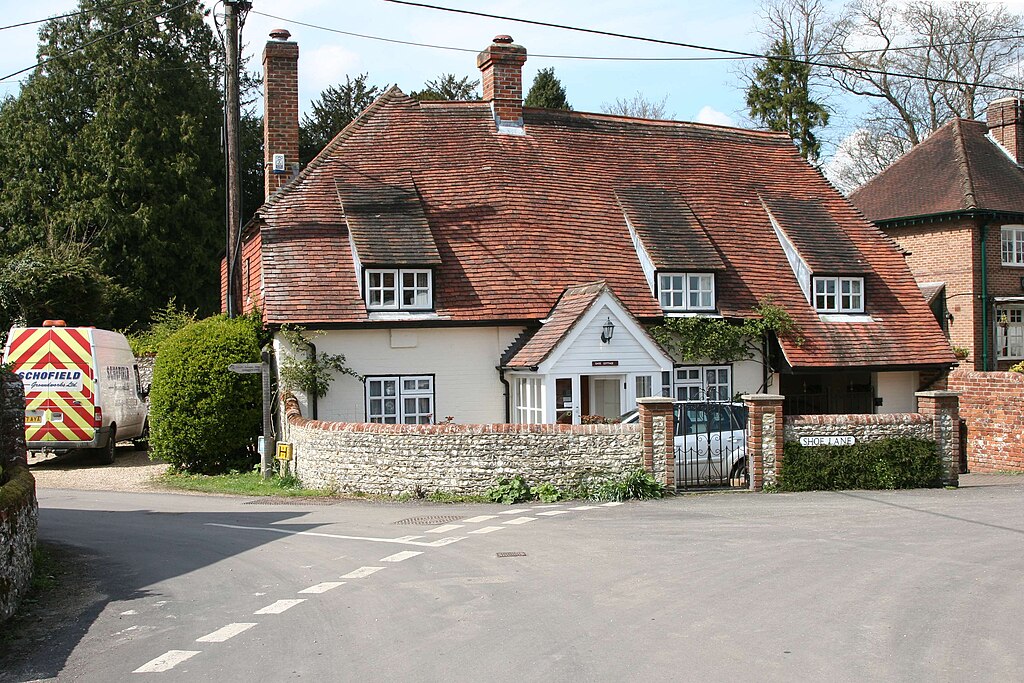 Exton, Hampshire by Brendan and Ruth McCartney, CC BY-SA 2.0