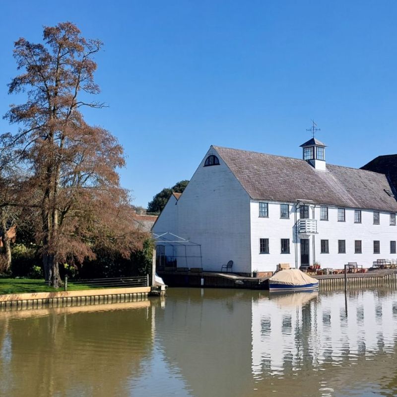 Circular hike from Hambleden to&nbsp;Henley